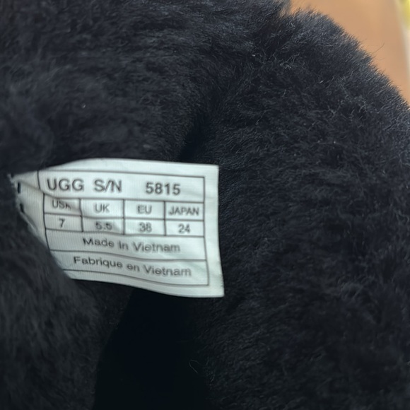 Ugg Australia Classic Boot, Size 7 - Picture 7 of 8